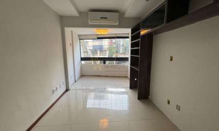 Apartamento para Venda em Salvador, Costa Azul, 3 dormitórios, 1 suíte, 3 banheiros, 1 vaga