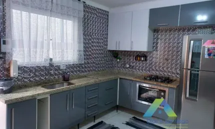 SANTO ANDRÉ Casa 150M², 2 dormitórios, 4 vagas, ótima localização e valor !!!!