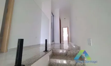 Lindo e novo sobrado com 125 m² em 3 dormitórios, 1 suíte e 2 vagas.