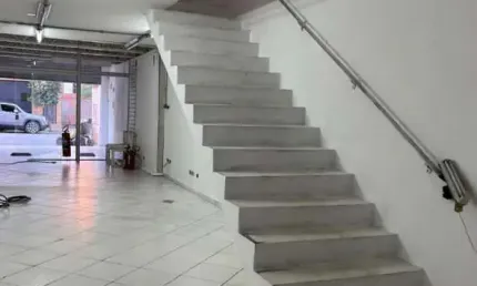 Prédio comercial com 3 salas e 2 banheiros para alugar em pinheiros!!