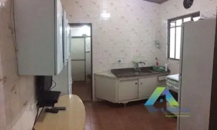 Ótima casa em bairro privilegiado a 5 minutos da estação do metro Sacomã e a 10 minutos da estação de metro Ipiranga.