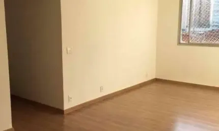 Apartamento com ótima localização a 10 minutos da estação do metro ana rosa com 3 dormitórios sendo 1 suite com fácil acesso a comércios e avenidas.