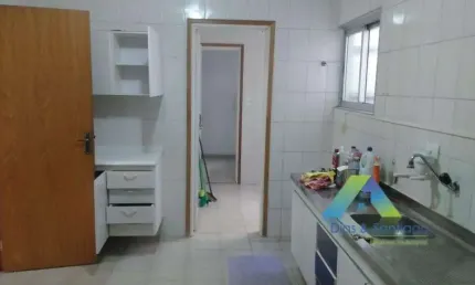 Lindo apartamento com 3 dormitórios sendo 1 suite, 3 vagas de garagem a 5 minutos da estação do metro jabaquara.