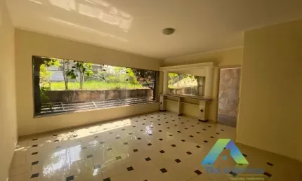 Sobrado reformado à venda com 4 dormitórios e 2 vagas no Bosque da Saúde/Sp, ao lado do Shopping Plaza Sul!