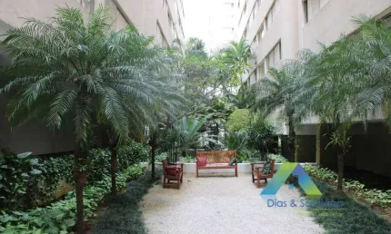 Amplo apartamento com 80m² em localização privilegia no Bairro Cerqueira Cesar a 1km da Estação Metrô Consolação.