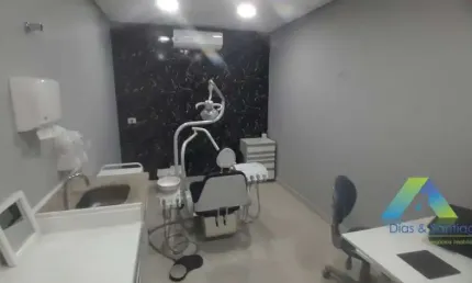 Sala Comercial com 15m² toda estruturada com cadeira odontológica em localização privilegiada na Vila das Mercês/Saúde. Ambiente ideal para profissionais  dentista.