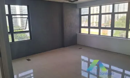 Sala Comercial com 50m² recém reformada em localização privilegiada de Moema/Zsul