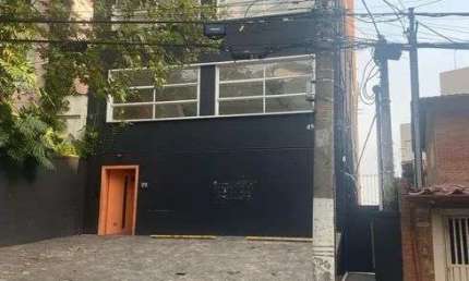 Prédio Comercial com 8 banheiros para alugar na Vila Madalena, São Paulo/SP