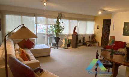 Apartamento com 142m²  em 3 dormitórios, 1 suíte, 2 vagas coberta e 1 ampla varanda em área nobre do Morumbi/Zsul..