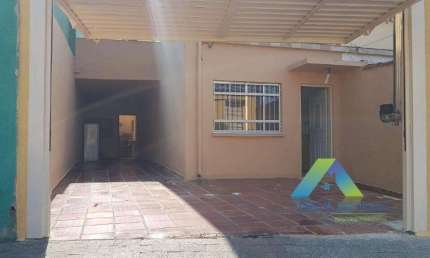 Sobrado 2 dormitórios amplos (amplos mesmo!) com janelas antirruído, quintal e garagem com 4 vagas, espaçosa varanda e uma edícula para você ter se