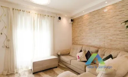 Apartamento com quintal e churrasqueira em condomínio diferenciado, com 2 dormitórios, 2 vagas com área gourmet excelente localização.