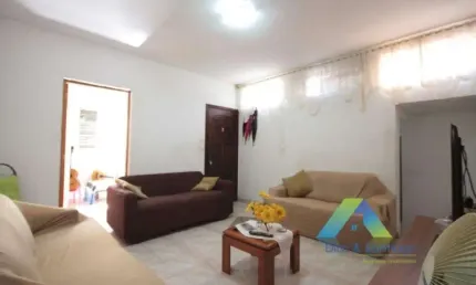 CASA COM 3 DORMTS 180 MTS  EXCELENTE LOCALIZAÇÃO !!!