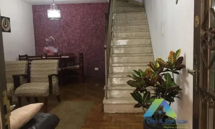 Sobrado com 2 Quartos e 2 banheiros à Venda, 110 m² por R$ 520.000,