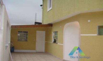 Sobrado todo reformado, 2 dormitórios, sala 2 ambientes, 3 vagas, com excelente localização e valor !