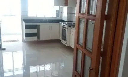 OPORTUNIDADE Apartamento 117 metros, 3 dormitórios, sala 2 ambientes, sem elevador com ótimo salão de festa, 1 vaga localização privilegiada .