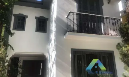 Casa a venda Cerqueira César  · 220m² · 6 Quartos · 2 Vagas
