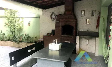 SÃO CAETANO Casa condomínio semi aberto com segurança particular, 280 metros, 3 dormitórios, 3 salas, 4 vagas com piscina, churrasqueira, lareira.
