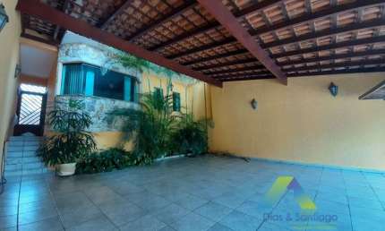 SANTO ANDRÉ LINDO SOBRADO 236 metros, 3 suítes, 3 vagas, espaço gourmet, edícula ótima localização e valor !!