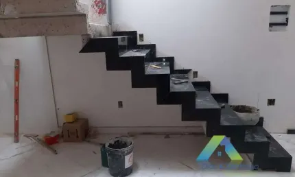 SANTO ANDRÉ Lindo sobrado novo, 190 metros, 3 dormitórios, 4 vagas com excelente localização e valor !!!