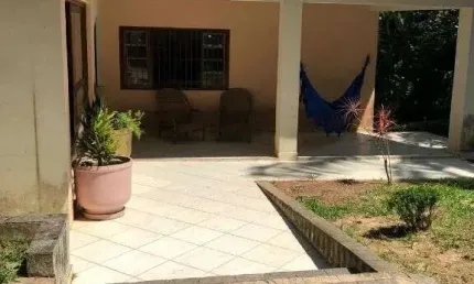 CASA 333 metros, condomínio fechado, 3 suítes, sala 3 ambientes, 5 vagas, piscina ótima localização e valor !!!