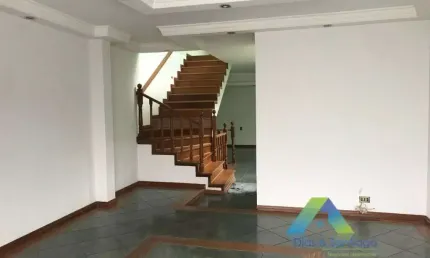 Campestre sobrado 285 metros, 3 dormitórios, 1 suíte, área gourmet, com cozinha mineira, ótima localização e valor !!!