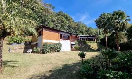 Casa com 5 suítes, 258 m² em Quebra Frascos - Teresópolis/RJ