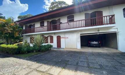 Casa com 5 suítes, 700 m² em Iúcas - Teresópolis/RJ