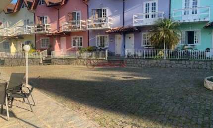 Casa com 2 suítes em condomínio na Ermitage - Teresópolis/RJ.