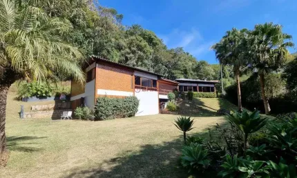 Casa com 5 suítes, 258 m² em Quebra Frascos - Teresópolis/RJ