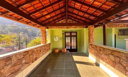 Casa com 3 quartos sendo 2 suítes, 227 m² no Parque do Ingá- Teresópolis/RJ