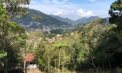 Terreno com 728 m² no Parque do Ingá - Teresópolis/RJ.