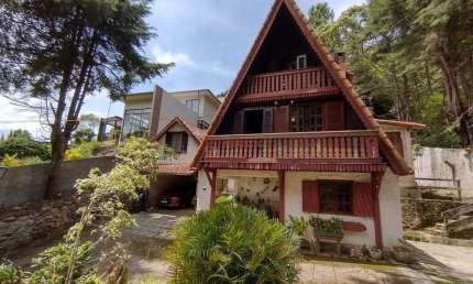 Chalé com 3 quartos sendo 1 suíte, 910 m² de terreno na Cascata dos Amores - Teresópolis/RJ.