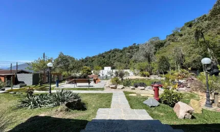 Casa na serra com 4 quartos sendo 1 suíte no Parque do Ingá- Teresópolis/RJ.