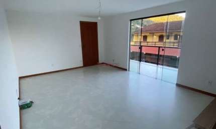 Apartamento com 2 quartos sendo 1 suíte em Santa Cecília- Teresópolis/RJ.