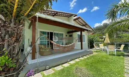 Casa linear com 3 suítes em condomínio na Cascata do Imbuí - Teresópolis/RJ.