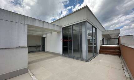 Cobertura linear com 3 quartos sendo 2 suítes em Agriões - Teresópolis/RJ.