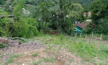 Terreno em condomínio com 378 m² em Albuquerque - Teresópolis/RJ