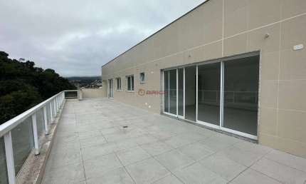 Cobertura linear com 3 quartos sendo 1 suíte em Agriões - Teresópolis/RJ.
