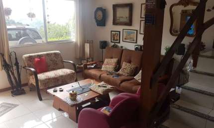 Casa com 3 quartos sendo 1 suíte, 95 m² na Cascata dos Amores - Teresópolis/RJ.