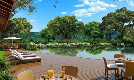 Terreno em declive com 341 m² em condomínio em albuquerque - teresópolis/rj.