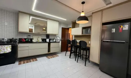 Apartamento com 3 quartos sendo 1 suíte + dependência, 150 m² em Agriões - Teresópolis/RJ.
