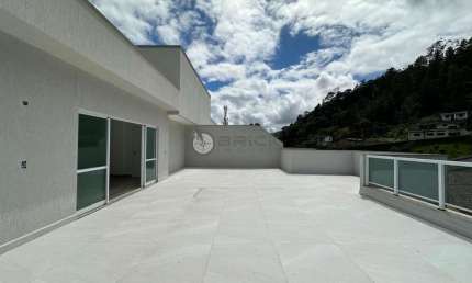 Cobertura linear com 2 suítes, 120 m² na Pimenteiras - Teresópolis/RJ.