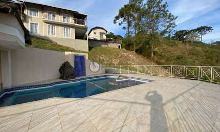 Terreno plano com 190 m² em condomínio em Vargem Grande - Teresópolis/RJ.