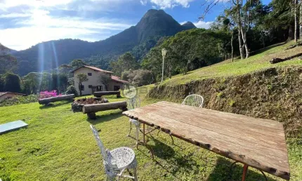 Casa em estilo sítio com 20 mil m² de área em Vargem Grande - Teresópolis/RJ.
