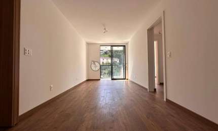 Apartamento para venda com 3 quartos sendo 1 suíte em Agriões, Teresópolis/RJ.
