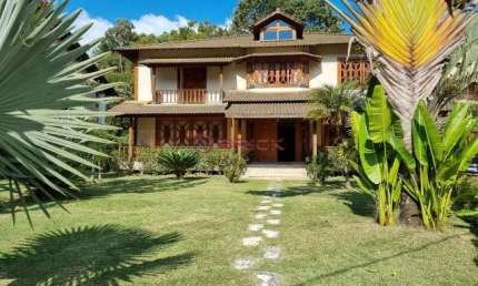 Casa com 4 suítes em condomínio em Quebra Frascos -Teresópolis/RJ.
