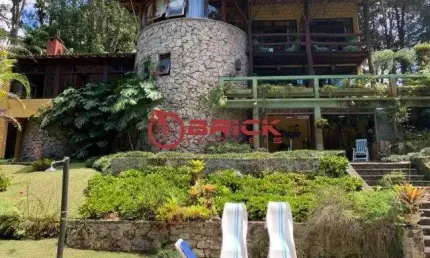 Pousada com ótima localização e cercada pela natureza na Granja Guarani - Teresópolis/RJ.
