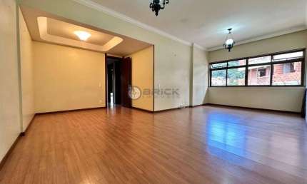 Apartamento à venda com 3 quartos sendo 1 suíte, 104 m² no Alto Teresópolis/RJ.