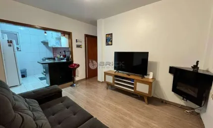 Apartamento reformado com 2 quartos sendo 1 suíte na Várzea - Teresópolis/RJ.