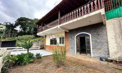 Casa para venda com 3 quartos sendo 1 suíte, 217.05 m² na Barra Do Imbuí - Teresópolis/RJ.